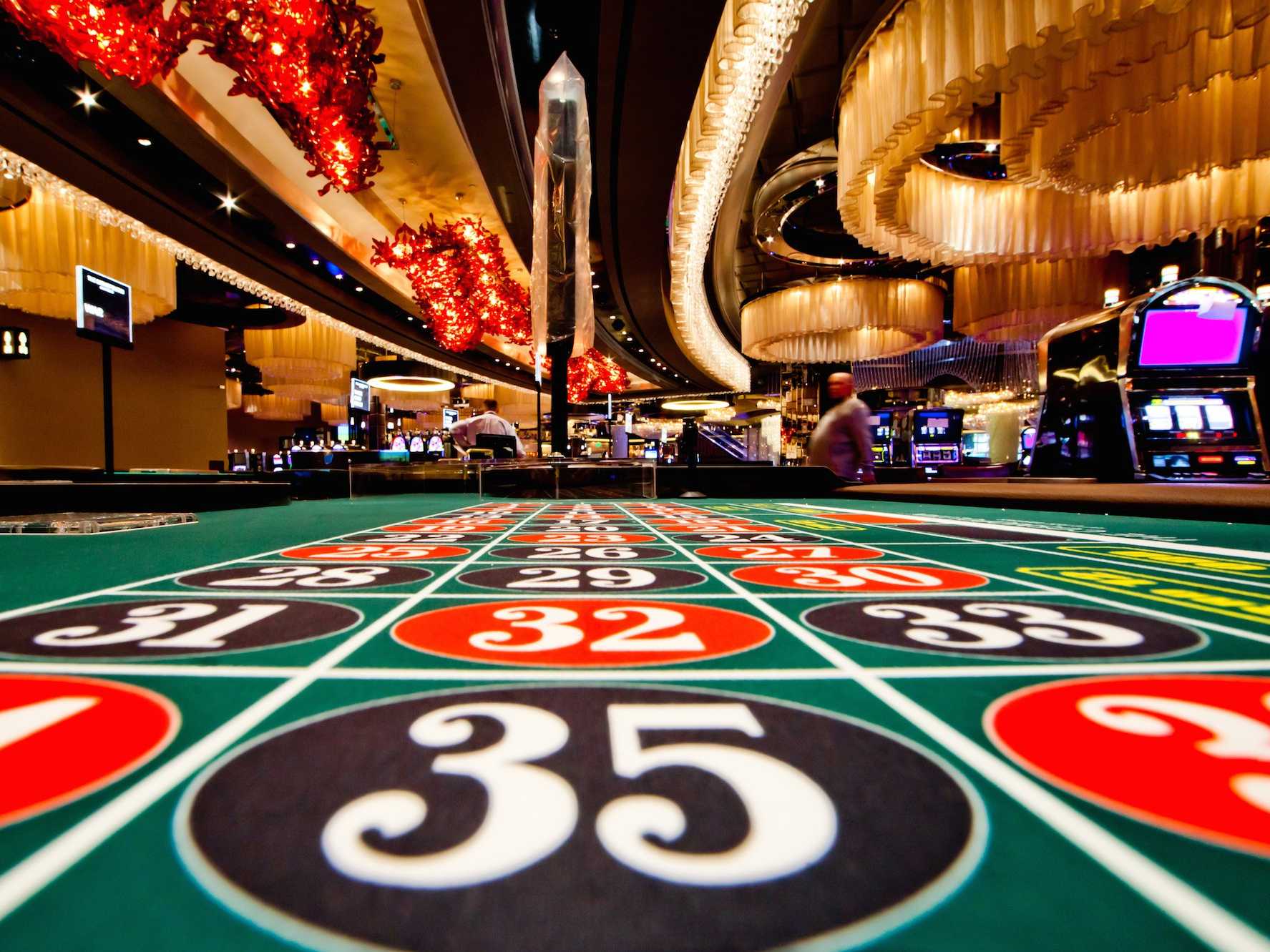 Royal Flush Oyunu: Ali'nin Kazanan Hikayesi